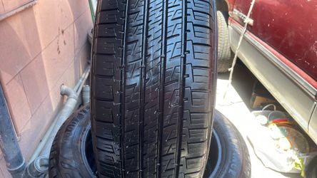 235 55R20  4 for $400.  good year Assurance  maxlife. Instaladas