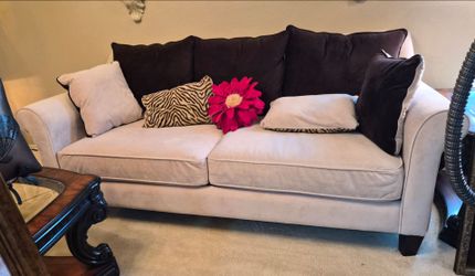 Beautiful like new couch