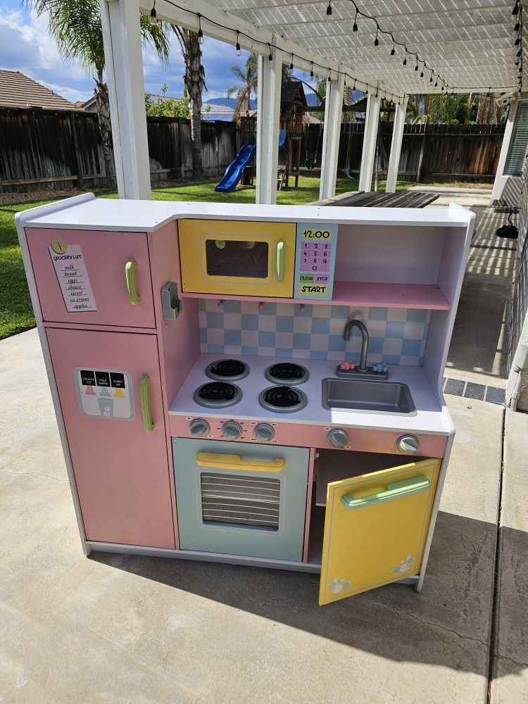 $20 Small Kids Kitchen