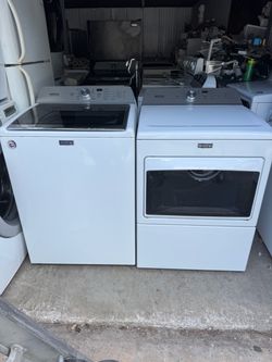 Washer and dryer good condition everything works fine