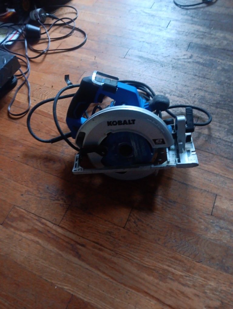 Kobalt 7 Inch Corded Circular Saw