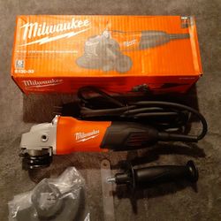 Milwaukee grinder 7.0 Am New