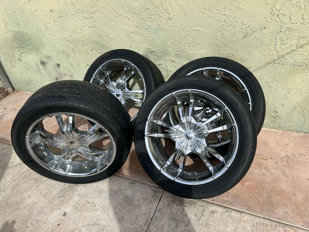 RIMS 305/40R22...6 LUGS FIT CHEVY SILVERADO YUKON TAHOE SUBURBAN NISSAN TITAN DENALLI NISSAN ARMADA