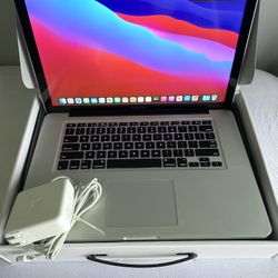 Apple Macbook Pro 15” Laptop i7 8GB RAM 500GB HD - Black Friday Sale