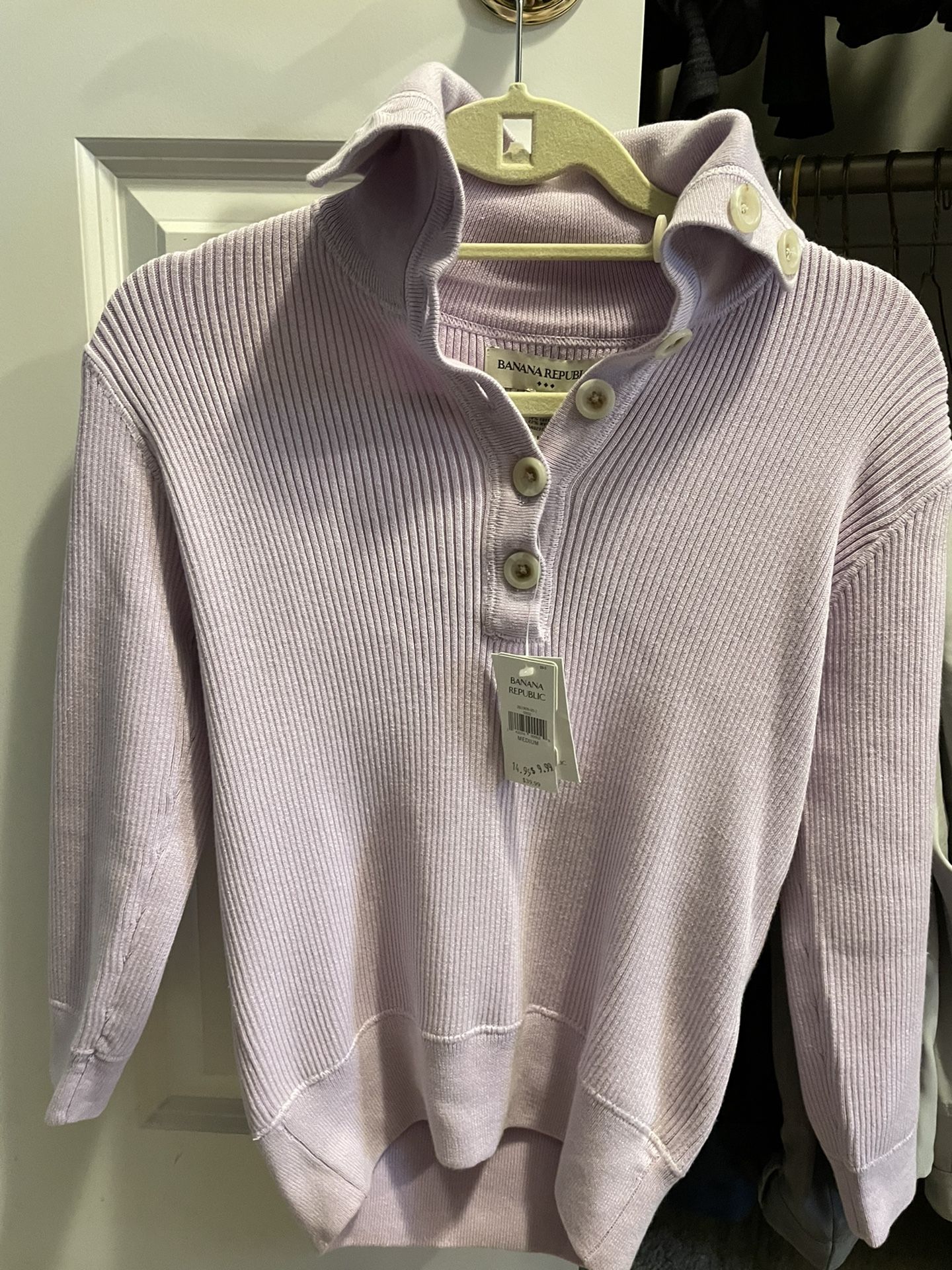 Banana Republic Women Sweater Size M in Lalic Color