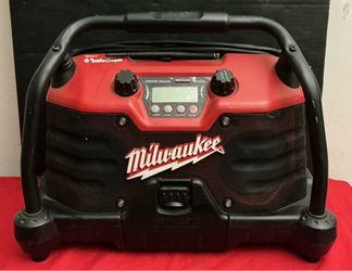 Milwaukee Job Site Radio (Model 49-24-0200)