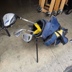 Kids Golf Set with Stand Bag Good Condition