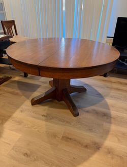 4’ Wooden Round Table