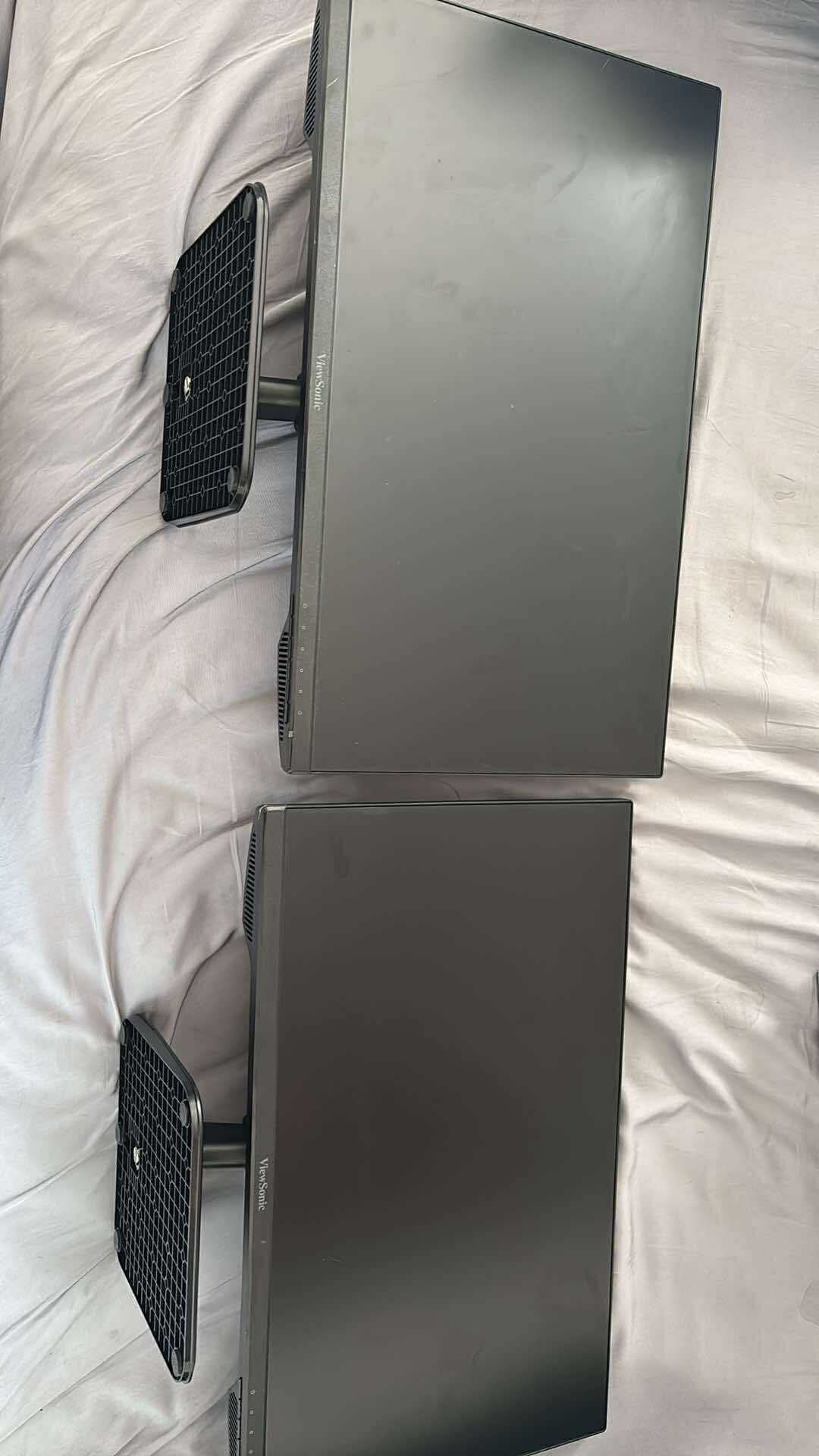 2 24” Monitors