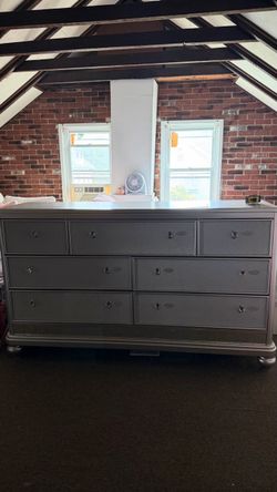 BOBS DRESSER W MIRROR