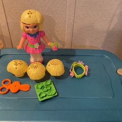 Play school Hairdo Dolly (play Doh)