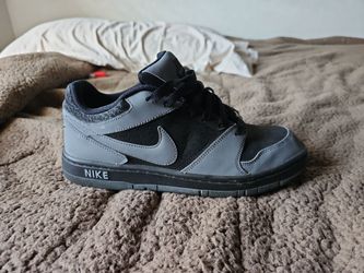 Nike SB Dunk Low Black Grey Sneakers