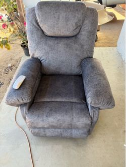 Recliner chair ( brand new)