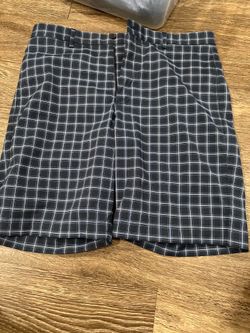 Greg Norman size 34 shorts