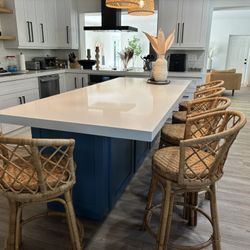 Bar & Counter Stool
