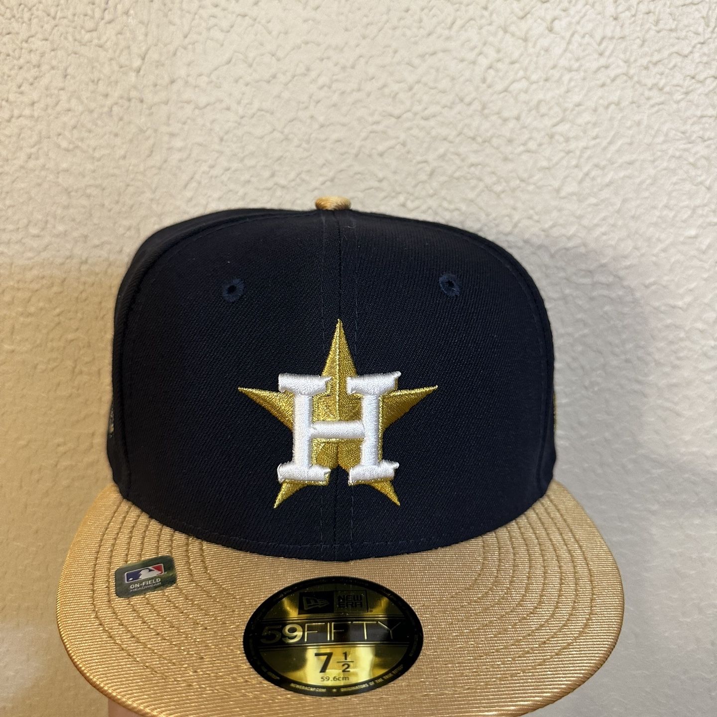 Unreleased Hat Club Space City Astros HTX Live 1 Out Of 2 for Sale in  Pasadena, TX - OfferUp