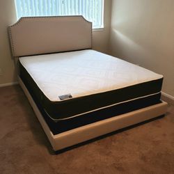 NEW Queen MATTRESS and BOX SPRING. -Bed frame not included👍