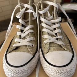 Converse Gold Size 6