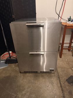 Mini fridge