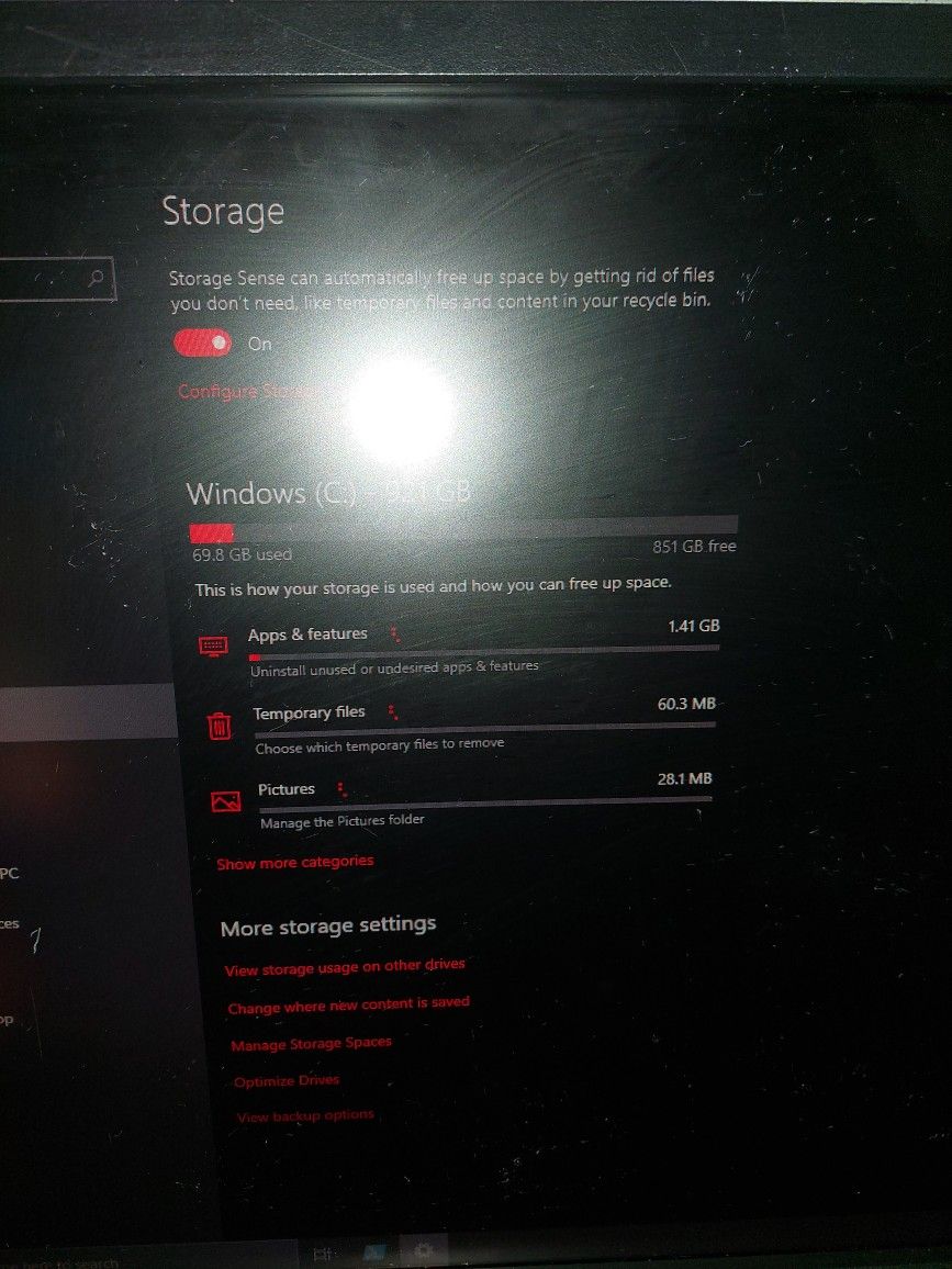 DESKTOP COMPUTER WITH MONITOR AND WIRELESS KEYBOARD AND MOUSE