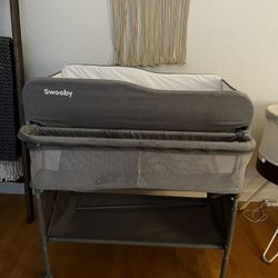 Sweeby Changing Table 
