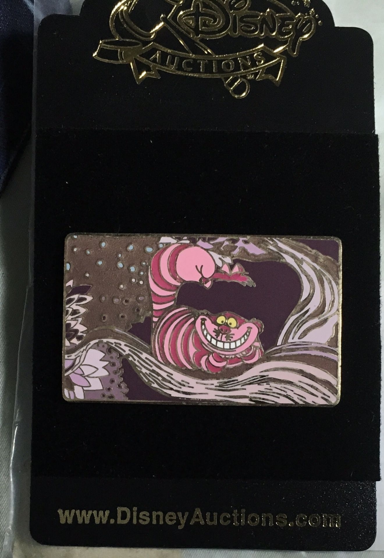 Disney Auctions Alice in Wonderland Cheshire Cat pin
