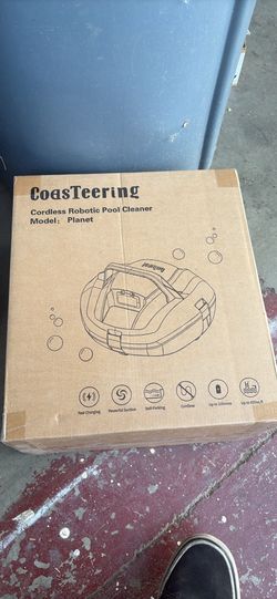 Coasteering cordless robotic pool cleaner