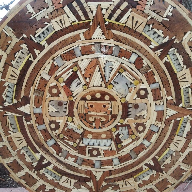 Aztec Calendar/Calendario Azteca