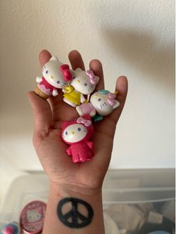 Hello kitty figurines