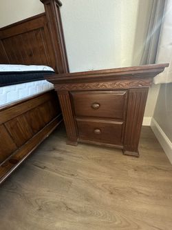 Bedroom Set, Bed, Dresser W/ Mirror, Nightstand 