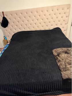 Cali king bed