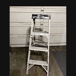 4 Foot Ladder