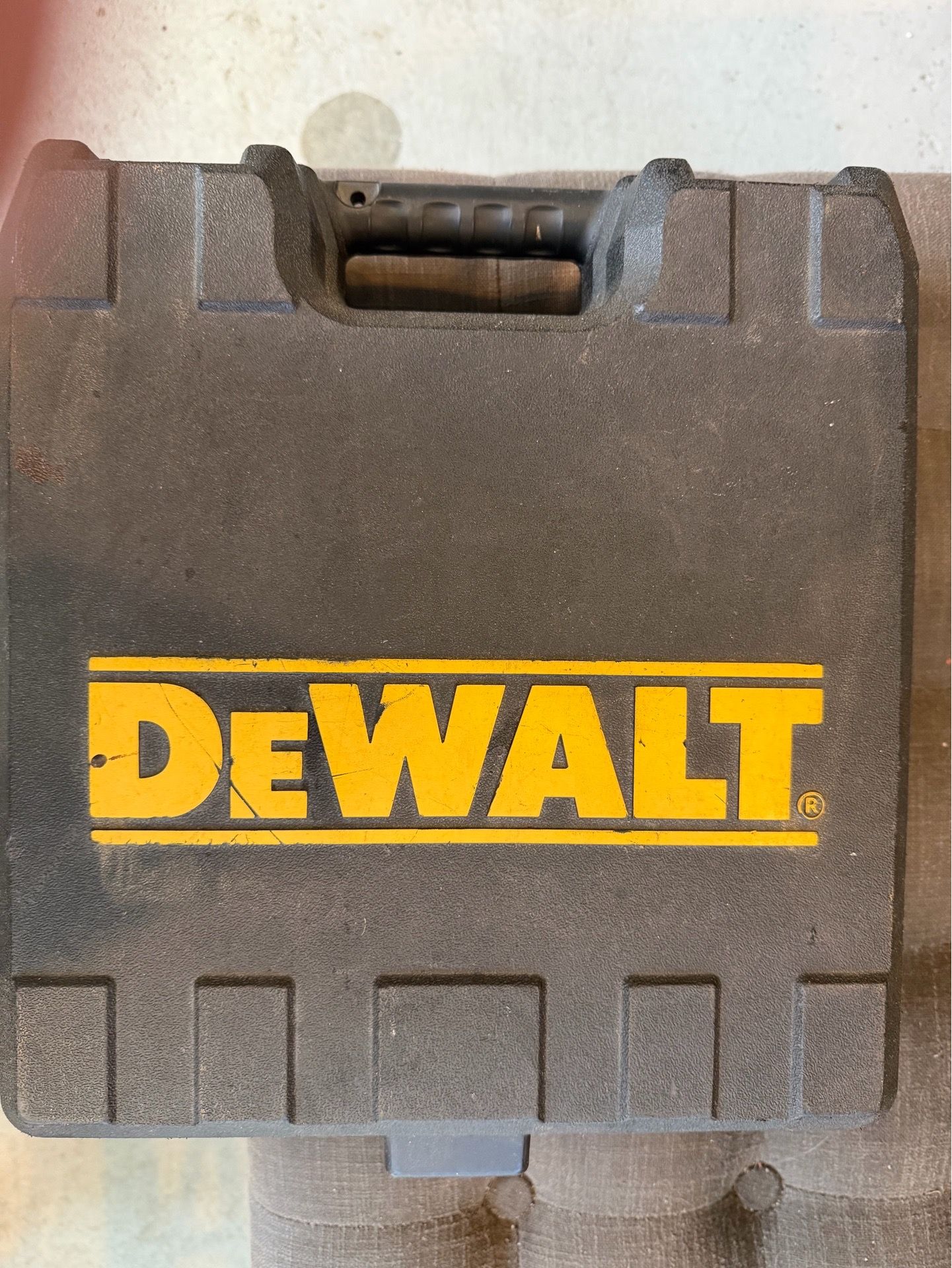 DEWALT 16-gauge precision point finish nailer