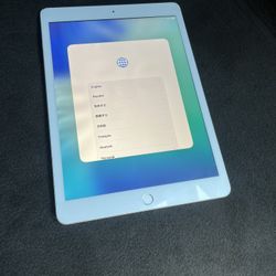 🔥 iPad 8th Gen (128GB) – White – Clean & Ready 🔥