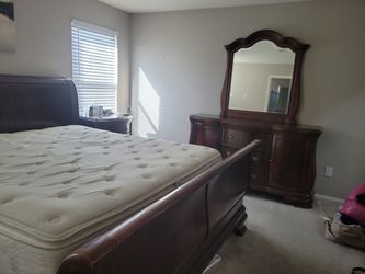 California King Sleigh/ Set