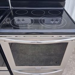 Frigidaire Stove 