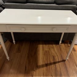 White Table/Desk