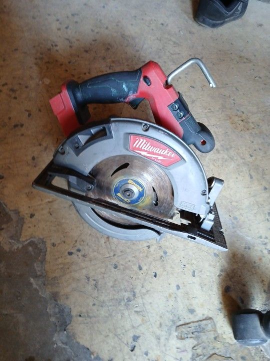 Milwaukee Brushless Fuel Circular Saw