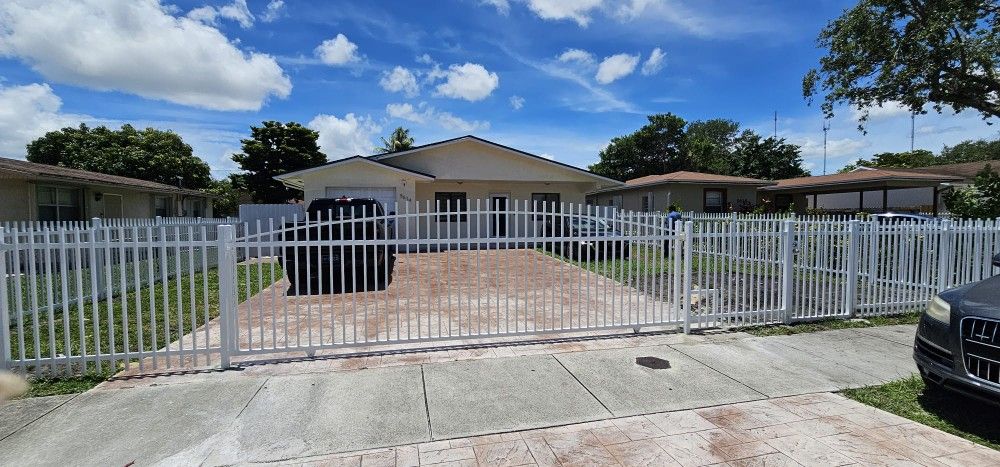 Aluminio Fence Gates