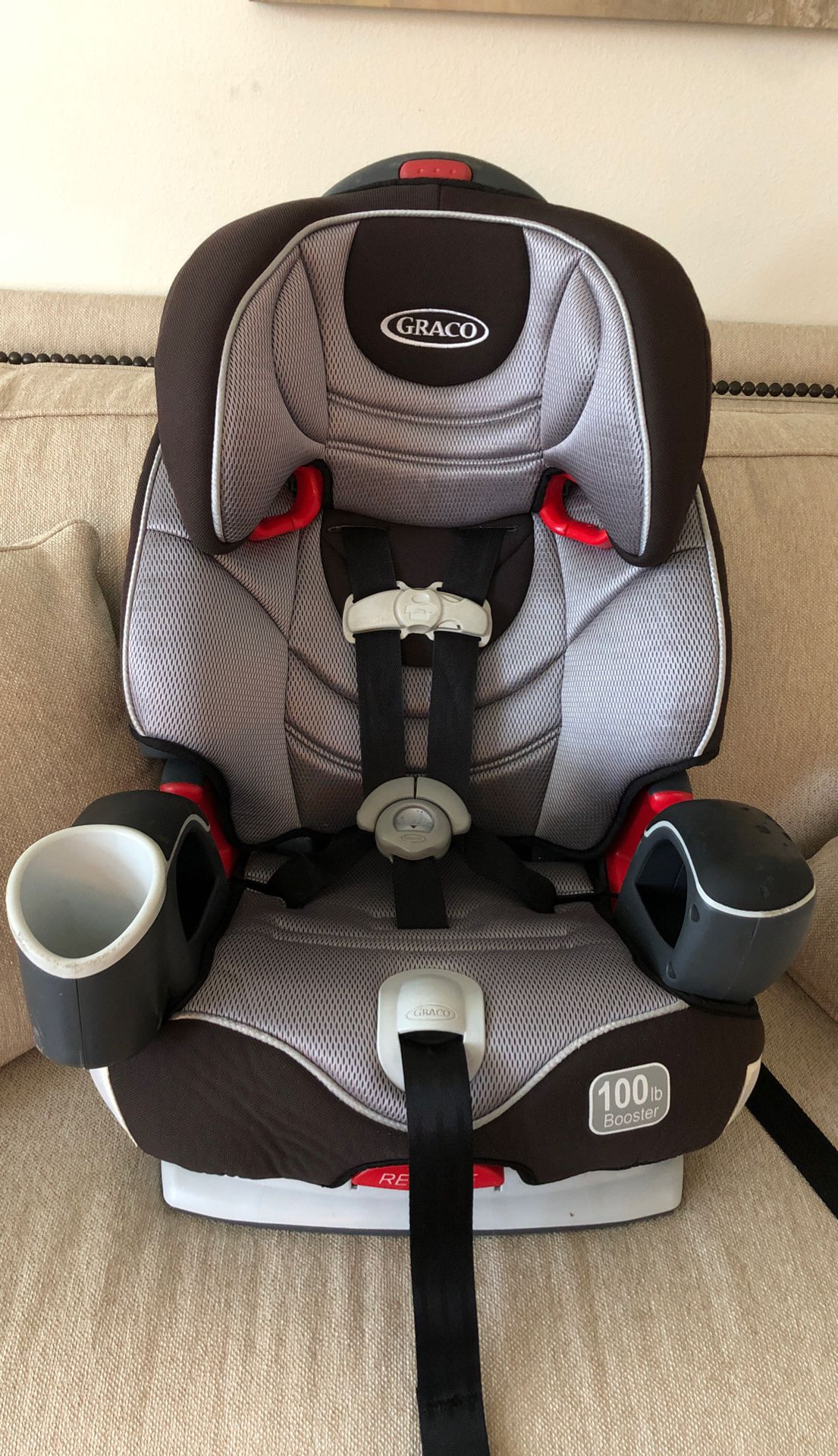 Excellent car seat/ booster chair