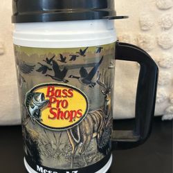 Bass Pro Shops Mug - like new!
