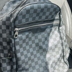 LV Bag And Coach Bag   300 And 50 