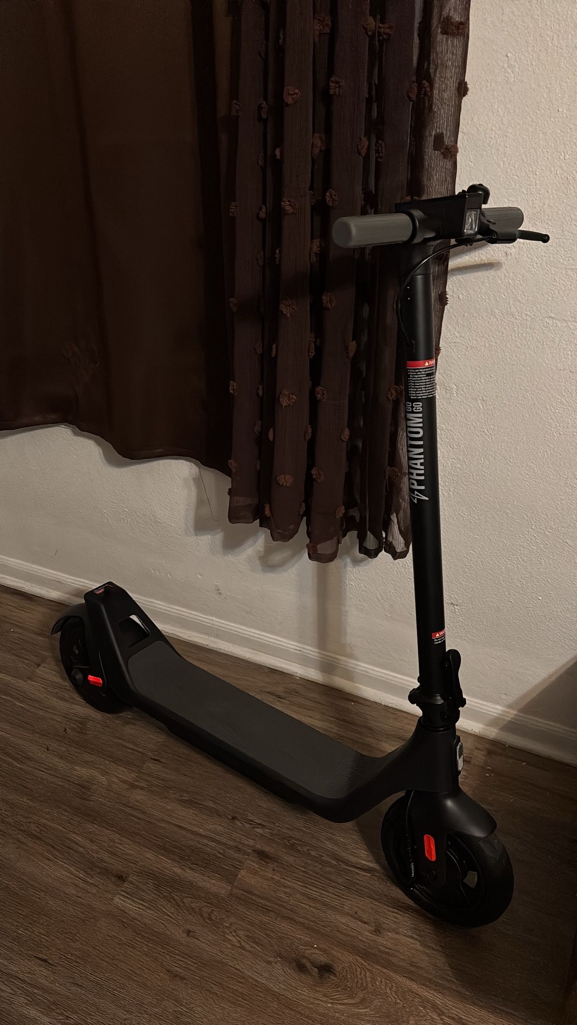 phantom A10 E Scooter (READ DESCRIPTION)
