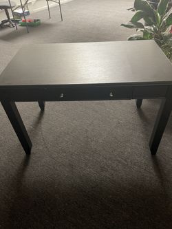 Black Desk