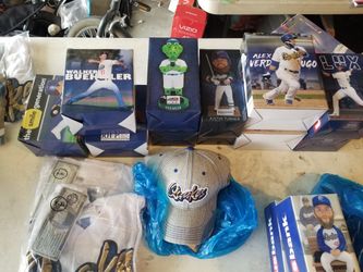 2019 Quakes SGA bobbleheads n gear