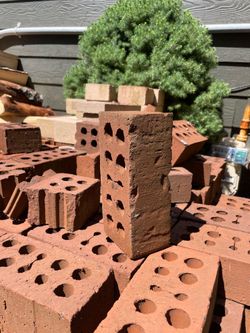 Red Bricks – Approx. 250 Available – Great for Landscaping/Projects