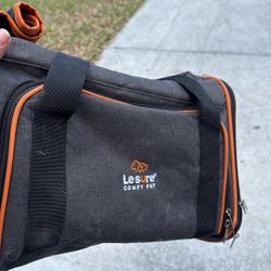 Pet Carrier and Travel Bag. 