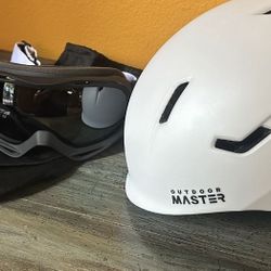 New white Snowboard , Ski Helmet And Goggle Set. Adjustable 
