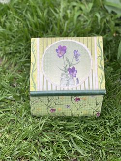 Trinket/recipe Box