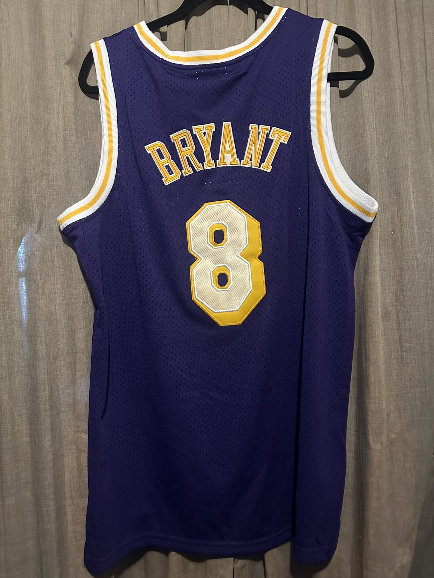 XL Kobe Bryant Mitchell&Ness Hardwood Classics Jersey (1996 97)